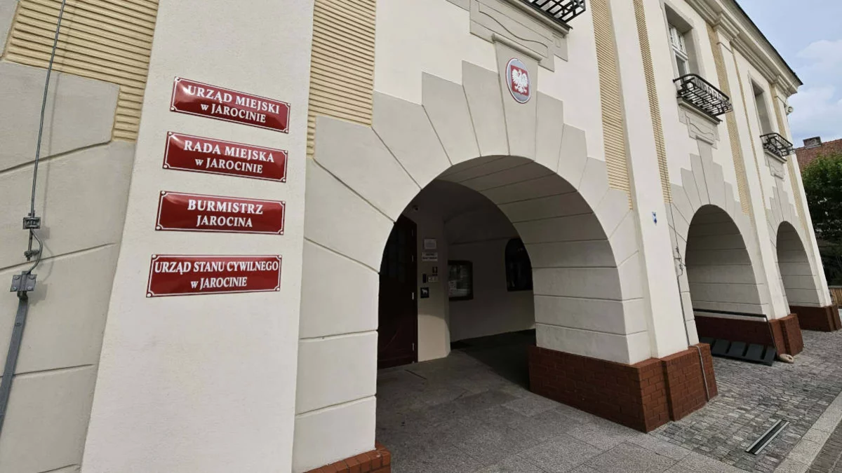 Urząd potrzebuje kolejnego pracownika. Wystarczy średnie wykształcenie. W zamian pensja od 5 tysięcy i atrakcyjne dodatki