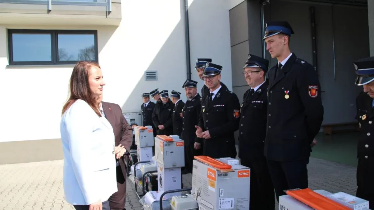 Pół miliona na ochronę ludności. Gmina z defibrylatorami, agregatami i łóżkami polowymi