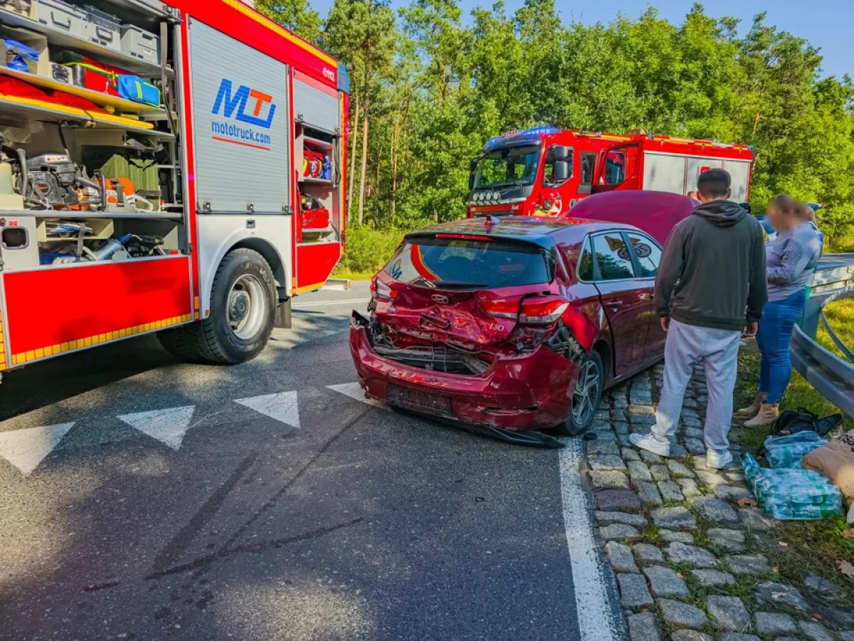 Wypadek na DK 12. Zderzenie trzech samochodów